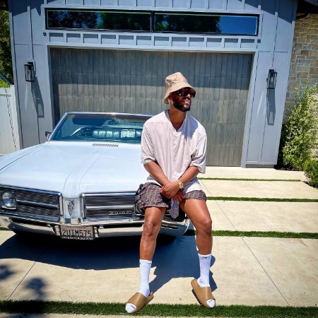 Marlon Wayans with his luxurious classic car Buick Cat. 